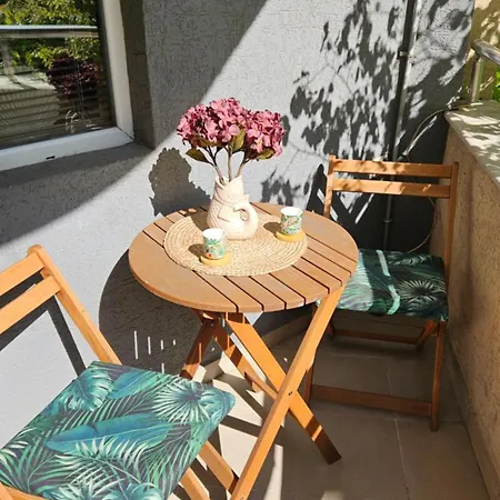 The Cozy Corner Apartment Warna